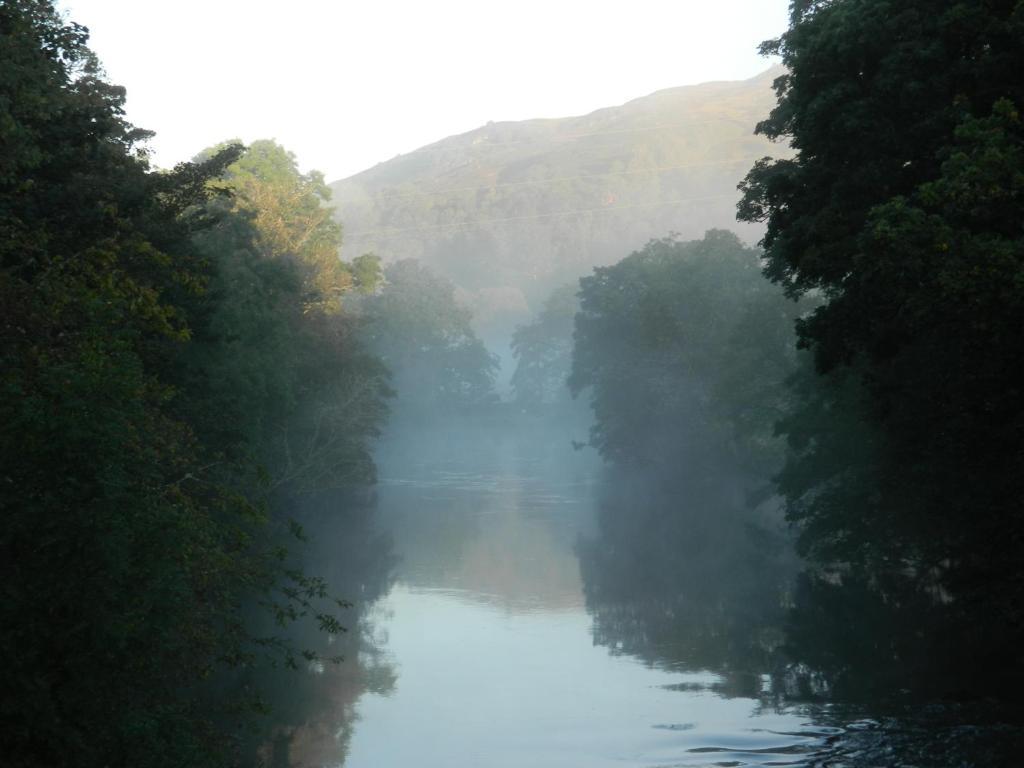 The Bridge Of Lochay Hotel 킬린 외부 사진