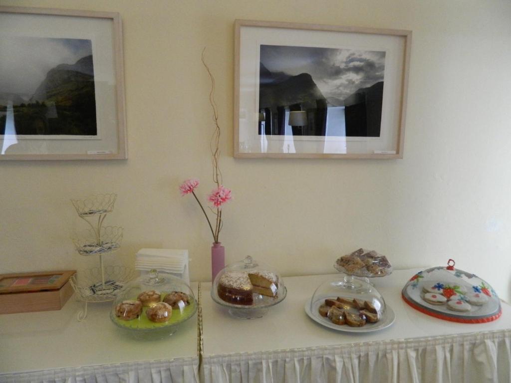 The Bridge Of Lochay Hotel 킬린 외부 사진